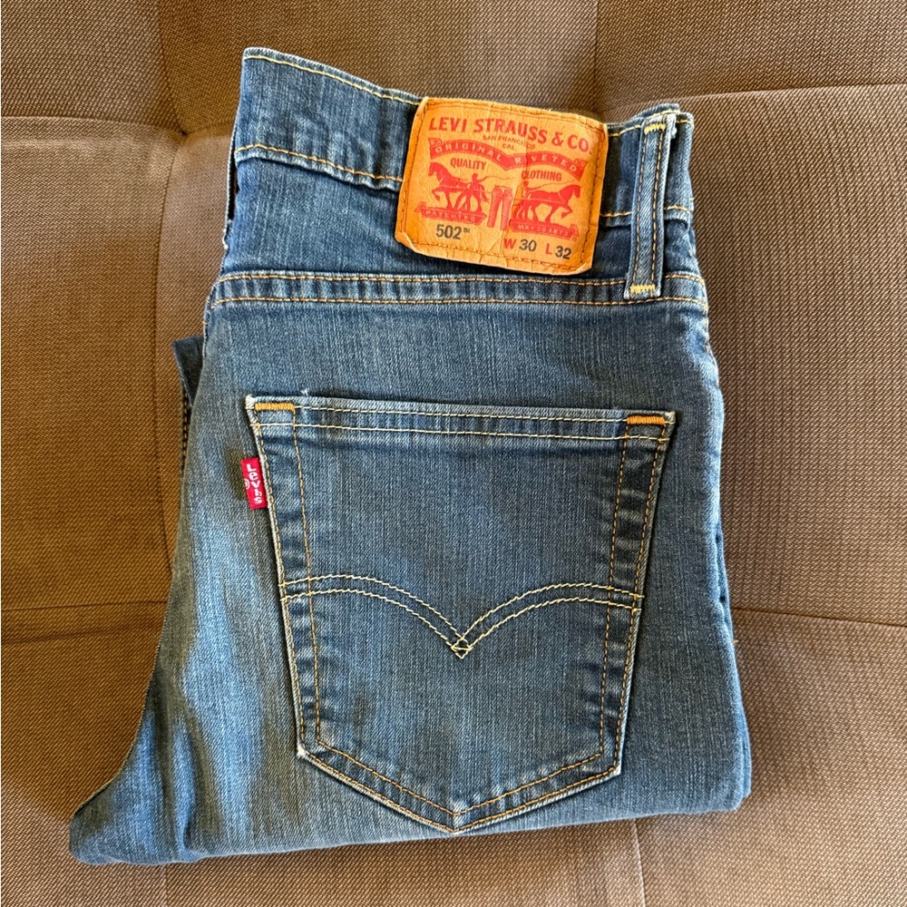 Levi’s 502 men’s 30x32 jeans (PLUS one pair FREE)